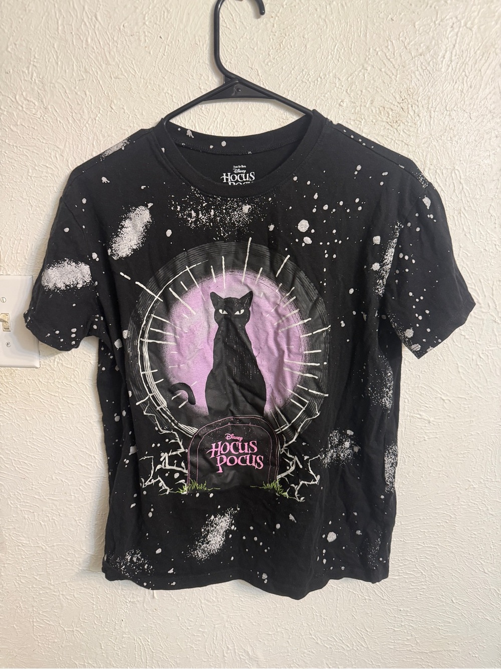 Disney Hocus Pocus Black & Purple Women’s Graphic T-Shirt